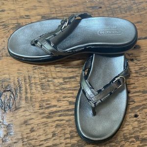 Coach Lyndsay Sandals Size 8 1/2 8.5. Gray/Silver